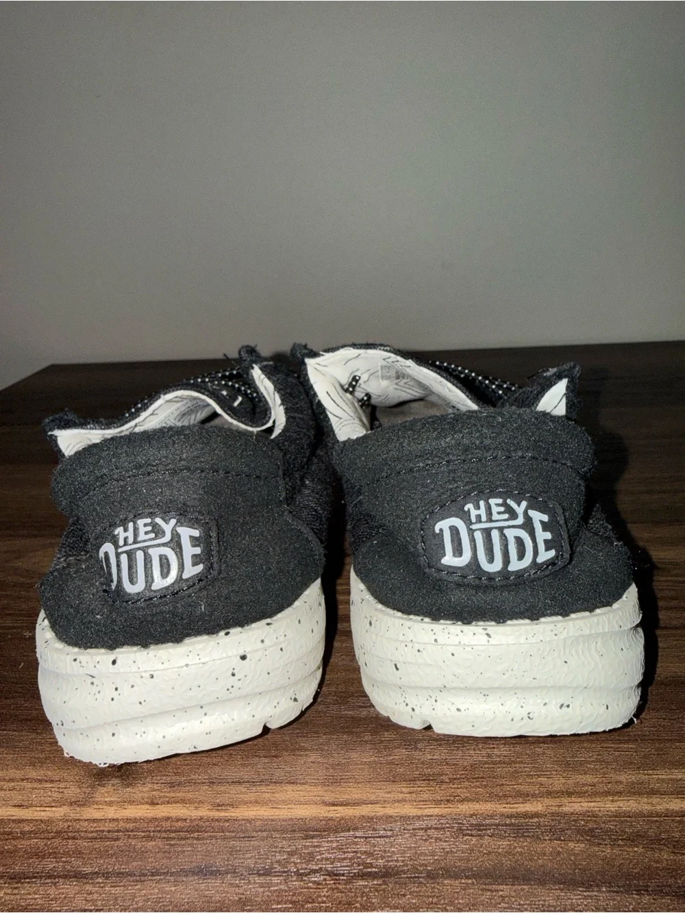 Hey Dude Boys size 1 youth Wally Stretch Slip-On Shoes